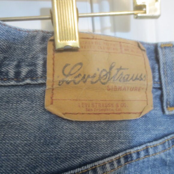 Levi's Men's Signature Boot Cut Denim Jeans - Size 40 x 32. - Picture 7 of 12